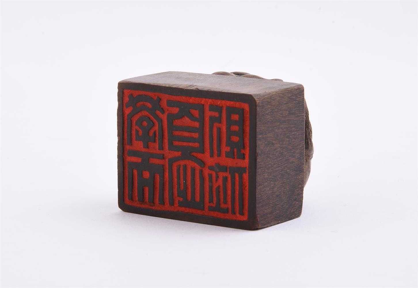 A Chinese wood 'Buddhist' lion seal - Image 3 of 3