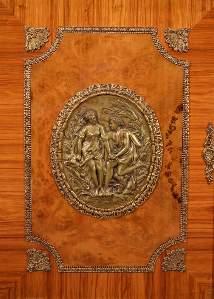 Y A kingwood, burr walnut, and gilt metal mounted side cabinet in Napoleon III style - Image 3 of 5