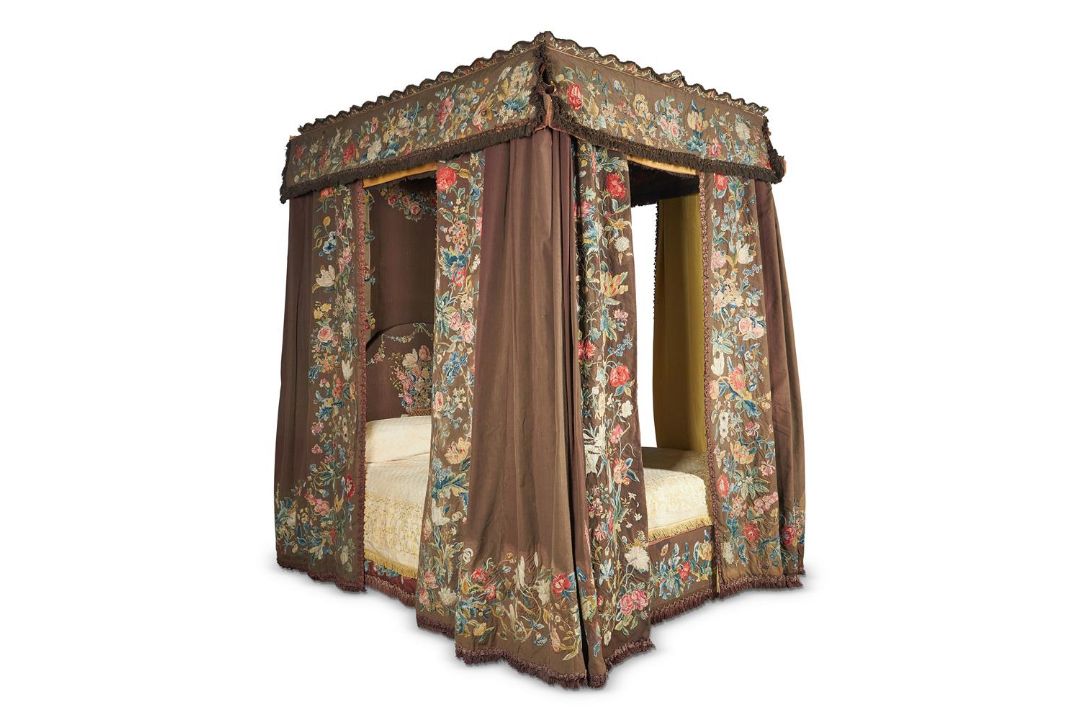 AN EBONISED OAK FOUR-POSTER, 18TH CENTURY AND LATER - Image 2 of 26