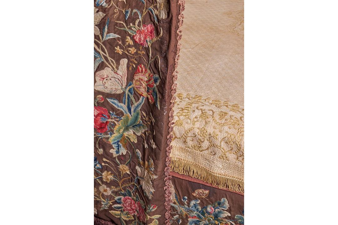 AN EBONISED OAK FOUR-POSTER, 18TH CENTURY AND LATER - Image 18 of 26