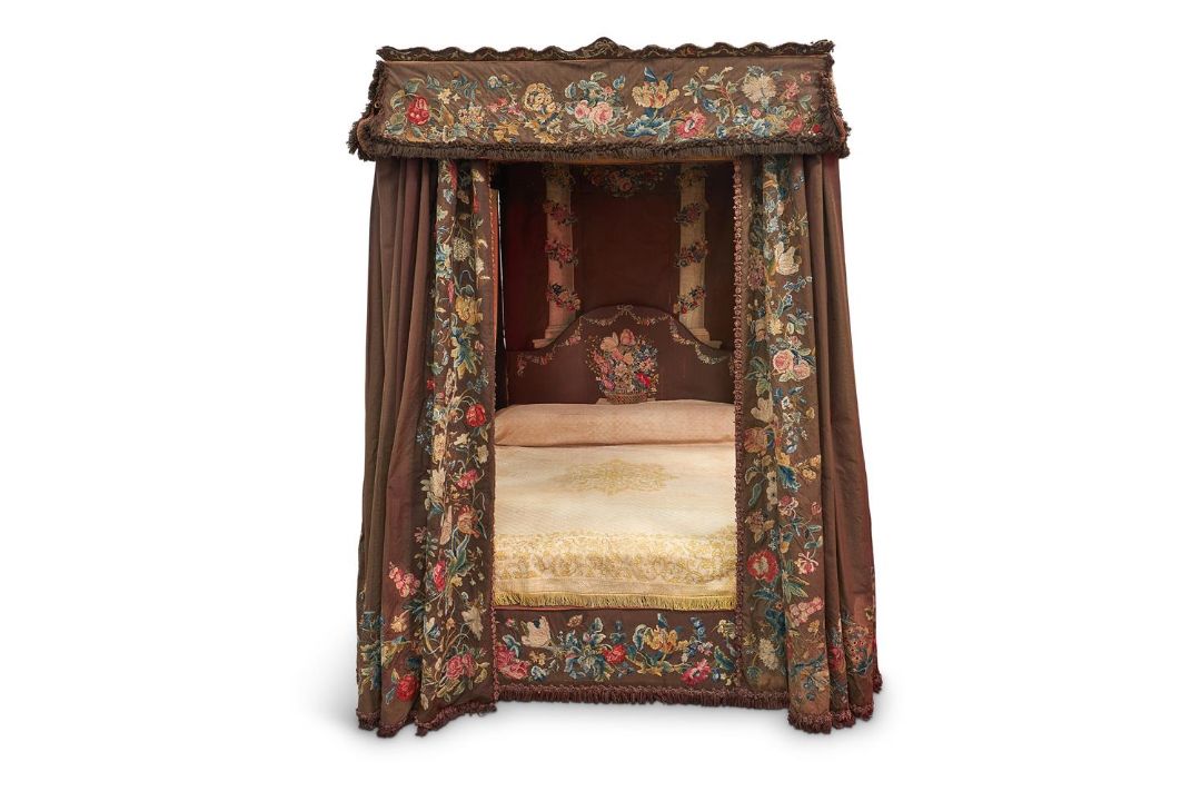 AN EBONISED OAK FOUR-POSTER, 18TH CENTURY AND LATER - Image 12 of 26
