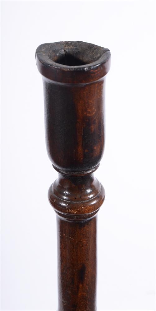 A RARE TREEN TURNED FRUITWOOD CANDLESTICK, 18TH CENTURY AND A TURNED SYCAMORE CANDLESTICK - Image 3 of 7