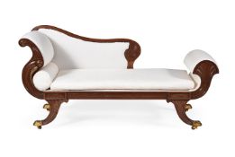 A REGENCY MAHOGANY CHAISE LONGUE, CIRCA 1820