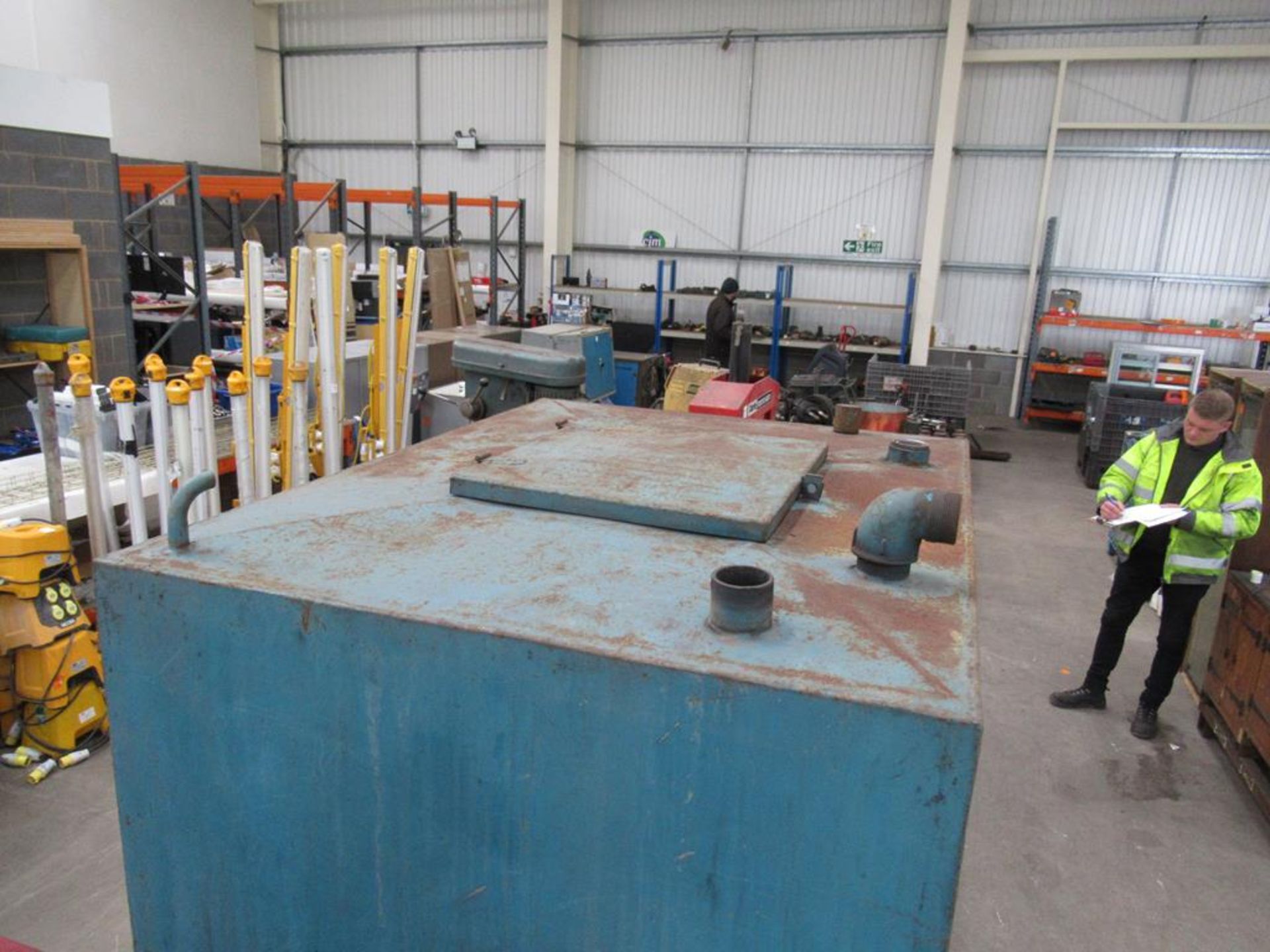 Steel oil tank on stand with fuel pump and hose reel - Image 2 of 4