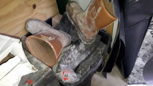 Small Quantity of Site Boots and Straps . (Located
