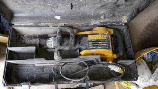 DeWalt D25899 K-LX SDS Electric Breaker 110v. (Loc