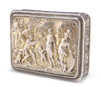 A GEORGE III SILVER-GILT SNUFF BOX