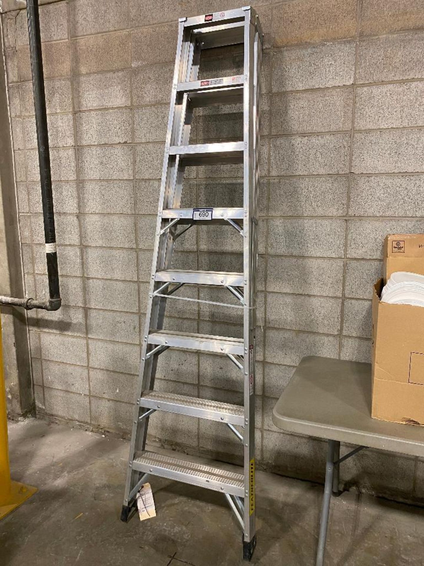Featherlite 8' Aluminum Step Ladder