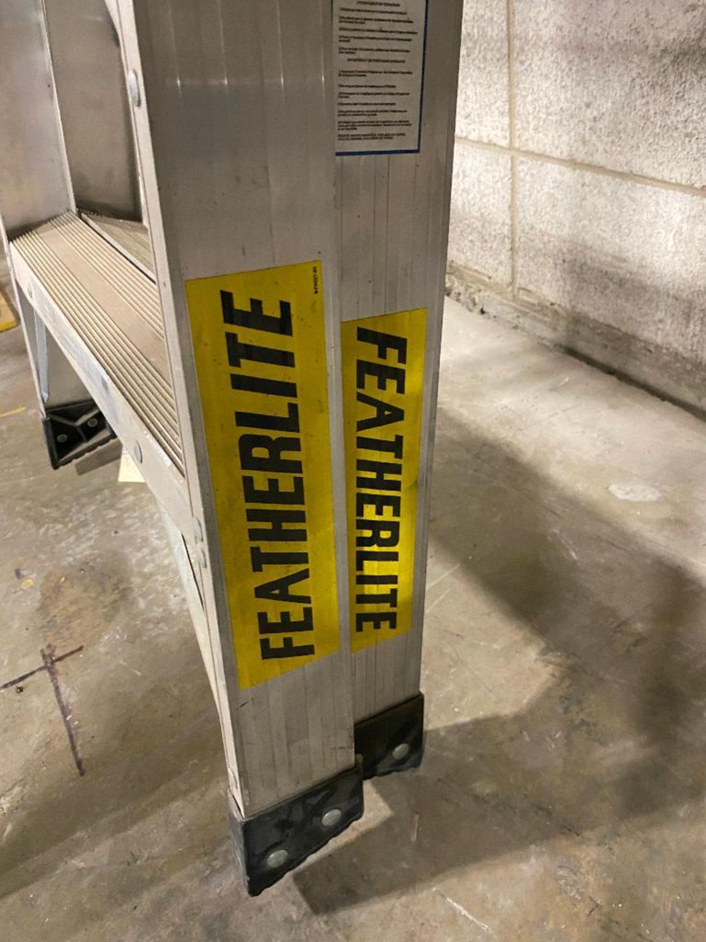 Featherlite 8' Aluminum Step Ladder - Image 2 of 3