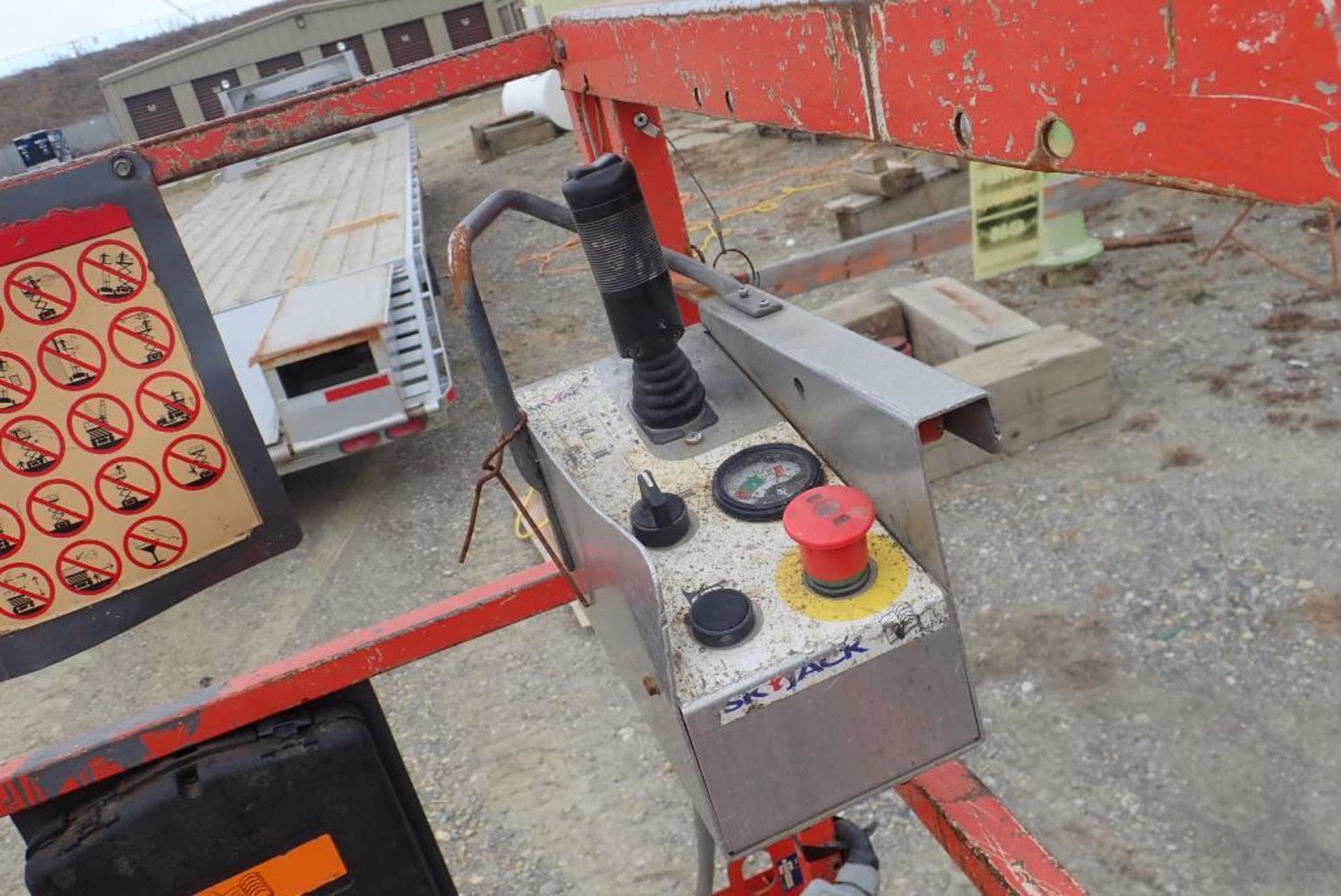 Skyjack SJIII3219 DC Electric 550lbs Capacity Scissor Lift. SN 22039689. - Image 3 of 4