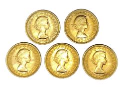 Elizabeth II five gold Sovereign coins, 1967