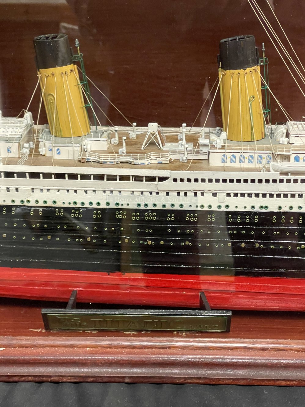 R.M.S. TITANIC: Modern model of the Titanic in display case. 48ins. Plus three folders of Build - Image 2 of 2