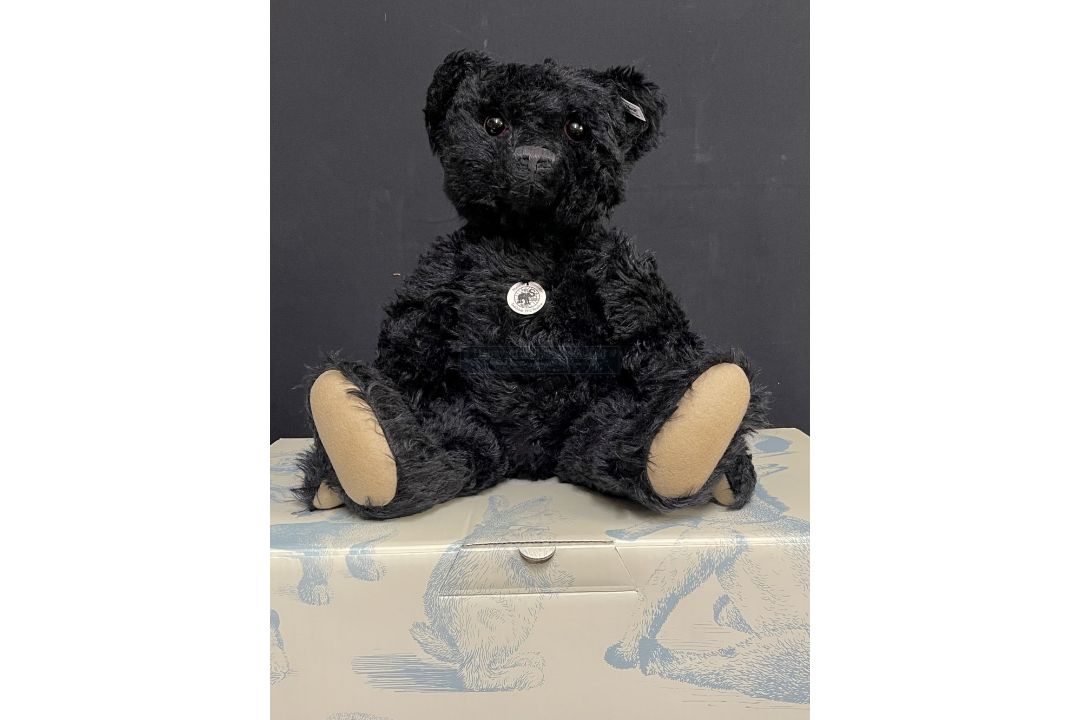 R.M.S. TITANIC: Steiff commemorative Teddy Bear Othello Replica 1912. Measures approximately