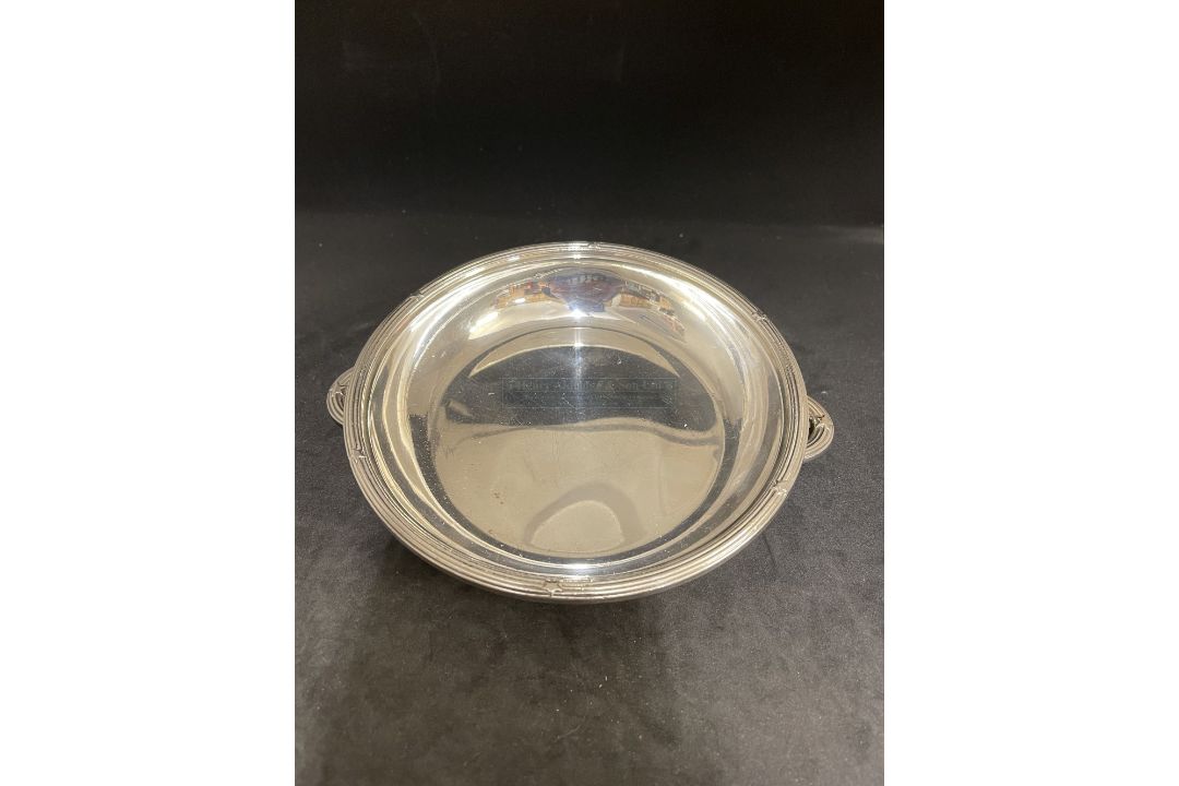 WHITE STAR LINE: First-Class butter dish with house flag and stars to rim. 6½ins. - Image 1 of 2