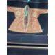 Indo - Chinese School: 20th cent. Blouse/shirt, frilled collar in red, gold, green, black and - Image 2 of 4