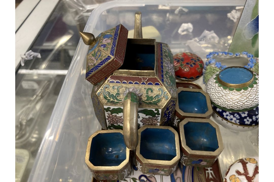 19th cent. and later pill and trinket boxes, Heritage, Bocage, blue/pink baskets, shoe, Cloisonne - Image 4 of 4
