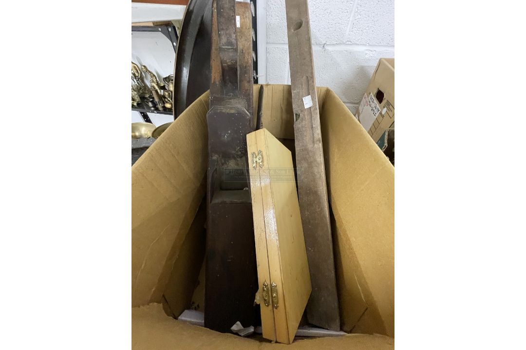 Carpenters Tools: Spirit level, planes x 4, which includes one fort miters, power drill bits Mortise