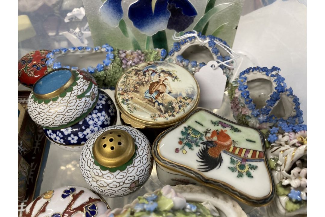 19th cent. and later pill and trinket boxes, Heritage, Bocage, blue/pink baskets, shoe, Cloisonne - Image 2 of 4