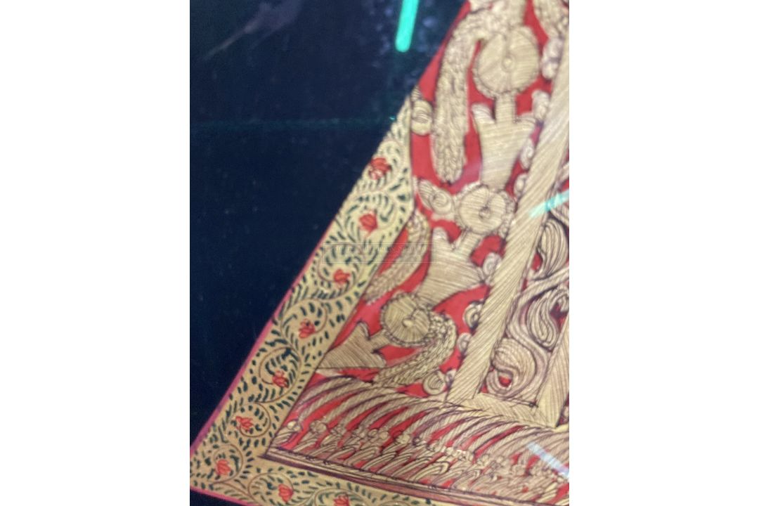 Indo - Chinese School: 20th cent. Blouse/shirt, frilled collar in red, gold, green, black and - Image 4 of 4
