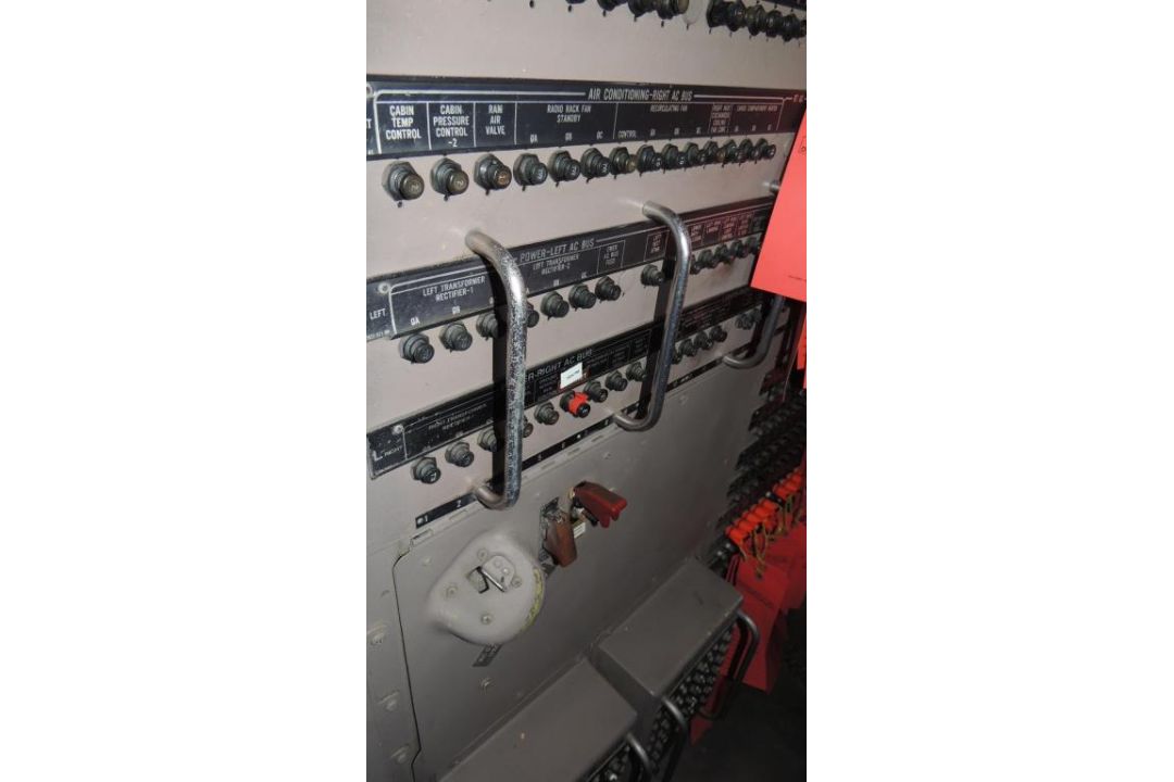 1989 MD 82 Air Frame Tail # N487AA - Image 11 of 27