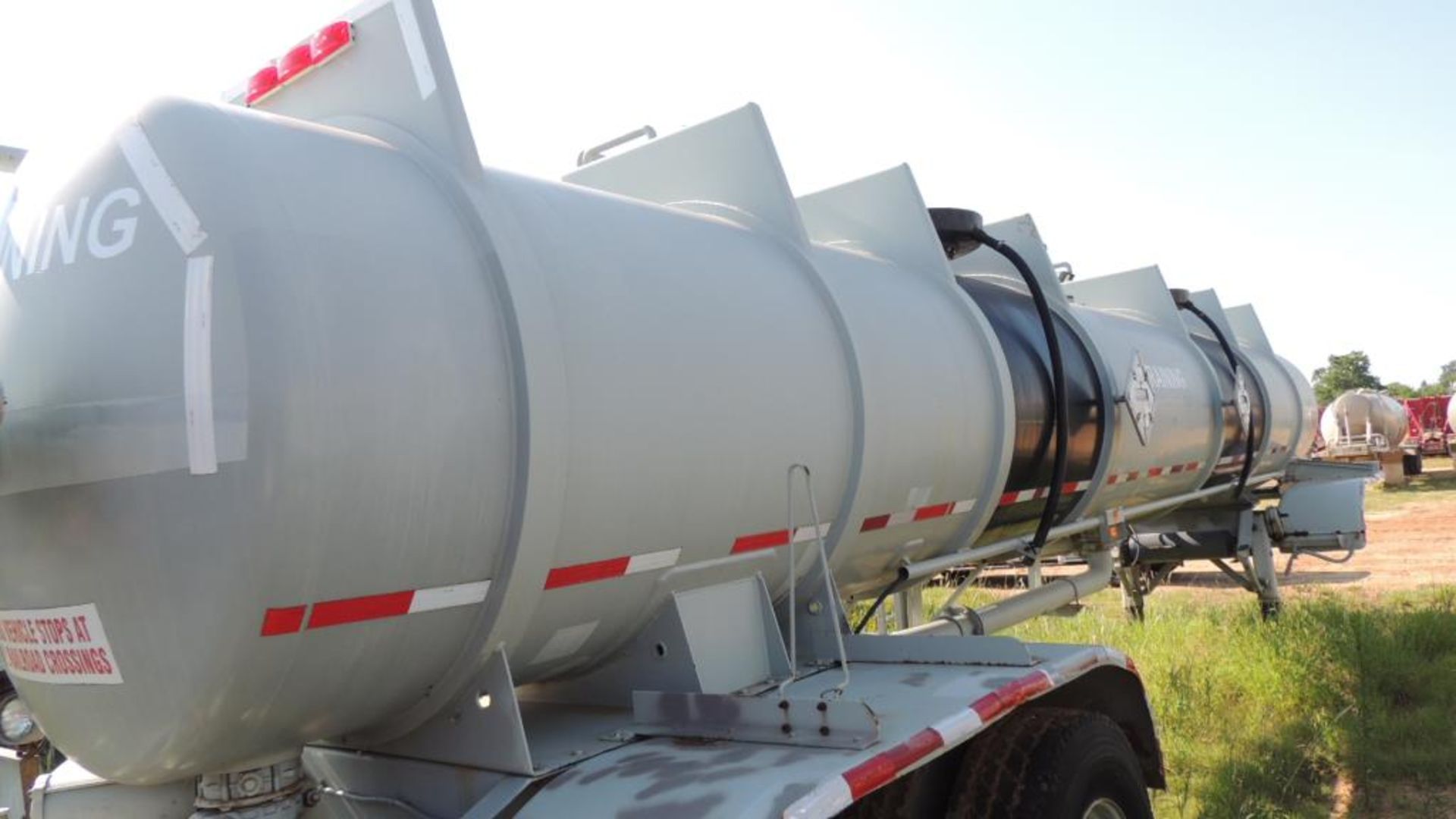 Halliburton Tanker - Image 6 of 10