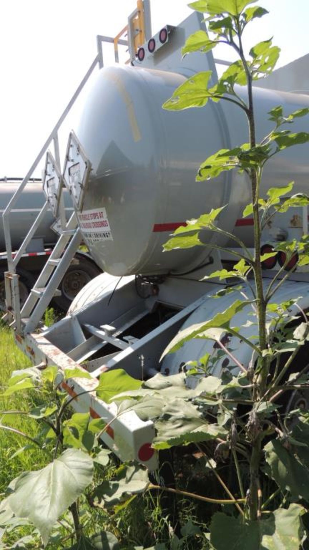 Halliburton Tanker - Image 2 of 8