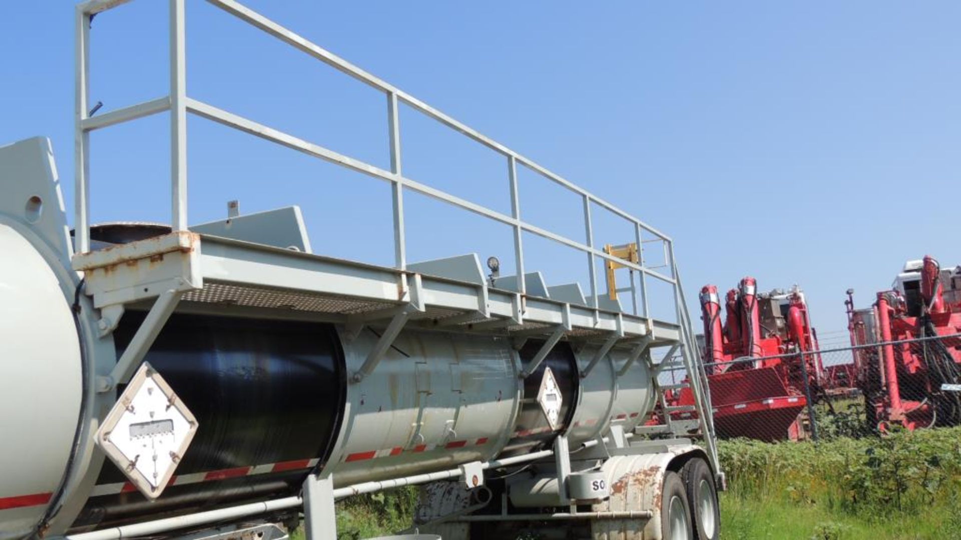Halliburton Tanker - Image 6 of 8