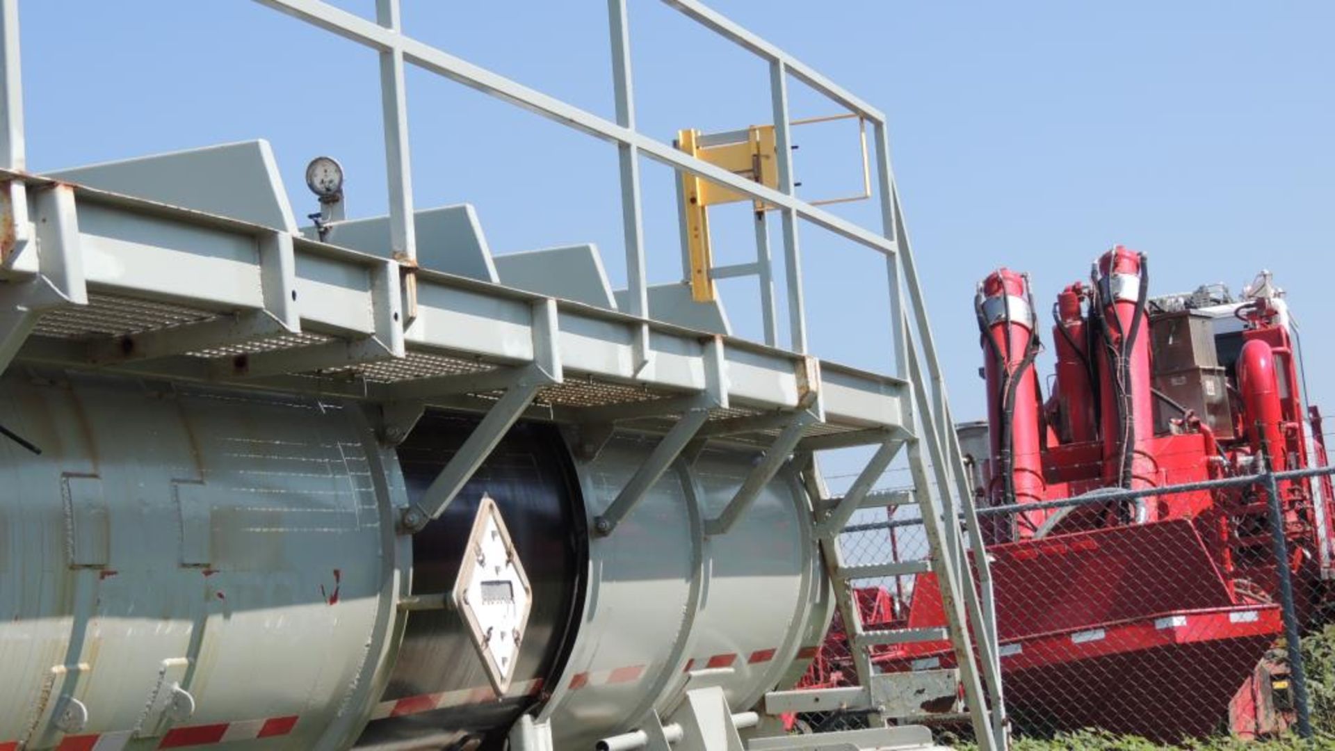 Halliburton Tanker - Image 7 of 8