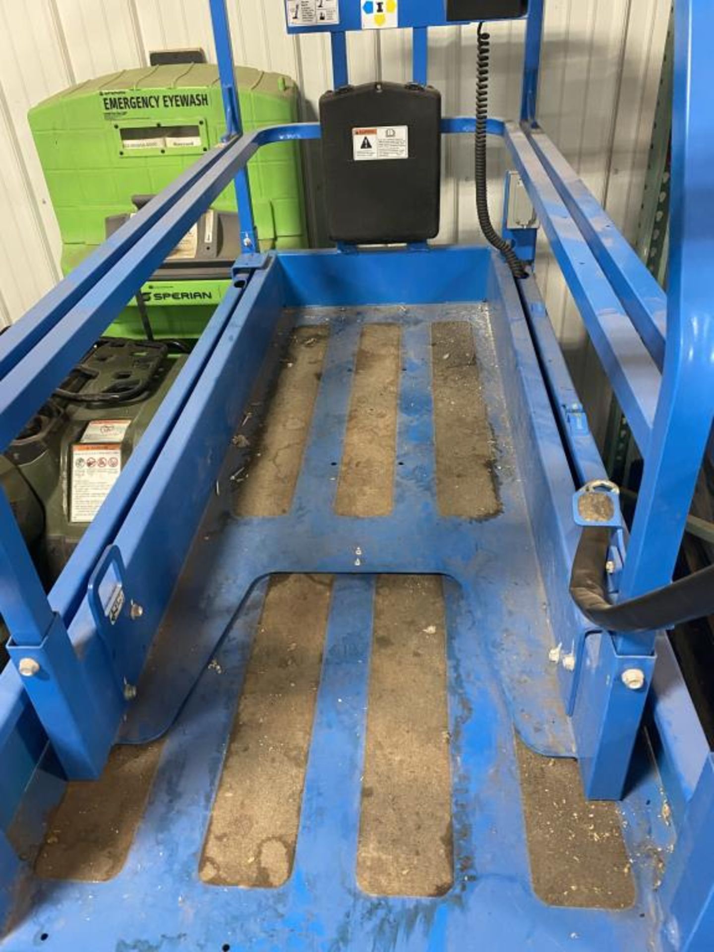 Scissor Lift - *Located in Tecumseh* - Image 3 of 6