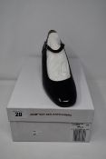 One as new Comptoir Des Cotonniers Mary Janes in patent leather with a round heel shoes size 39 (