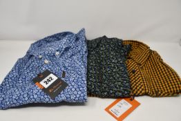 One men's as new Ben Sherman Short Sleeve Floral Print shirt size XL. One men's as new Ben Sherman