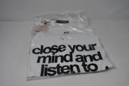 One as new Set 'Close Your Mind and Listen To Your Heart' t-shirt size 34 (71175). One as new 'Close