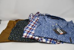 One men's as new Ben Sherman Short Sleeve Floral Print shirt size 2XL. One men's as new Ben