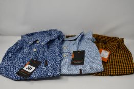 One men's as new Ben Sherman Short Sleeve Floral Print shirt size 2XL. One men's as new Ben