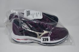 One as new Mizuno Wave Inspire purple trainers size UK 5.5.
