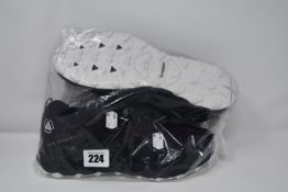 One as new Mizuno Wave Daichi black and purple trainers size UK 8.