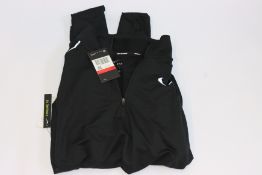 Five as new Nike Element top half zip tops (1 x S, 2 x M, 2 x L - RRP €53 each).