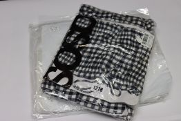 One as new Miss Circle Never Enough White Stretch Crepe Wide Leg Trousers size XS (B1057MC13). One