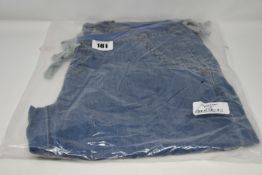 Five pairs of as new Moon Climbing denim Capri indigo shorts (All S).