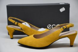 A pair of as new Ecco Shape 45 Pointy Sleek shoes (EU 38).