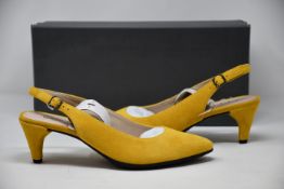 A pair of as new Ecco Shape 45 Pointy Sleek shoes (EU 37).