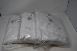 Three as new Tottenham Hotspur white 22 tonal zip hoodie (2 x Size 18, 1 x 22 - RRP £40).