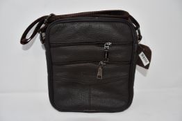 Three men's as new Fonmor vintage leather bags in brown.