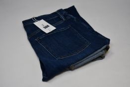 A pair of as new Frame Le Beau jeans in Burnside (Size 26).