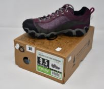 A pair of women's as new Oboz Firebrand II Low B-Dry waterproof hiking shoes (UK 7 - RRP £117).