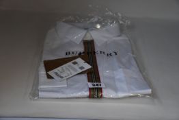 An as new Burberry Silverton shirt (L - RRP €109).