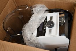 One Vitamix Ascent A3500 blender (Requires UK adaptor).