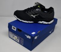 A pair of men's as new Mizuno Wave Paradox 5 running trainers (UK 10).