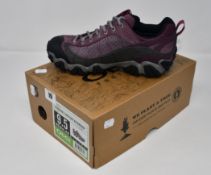 A pair of women's as new Oboz Firebrand II Low B-Dry waterproof hiking shoes (UK 7 - RRP £117).