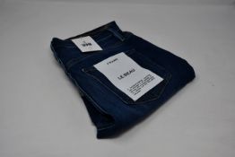A pair of as new Frame Le Beau jeans in Burnside (Size 25).